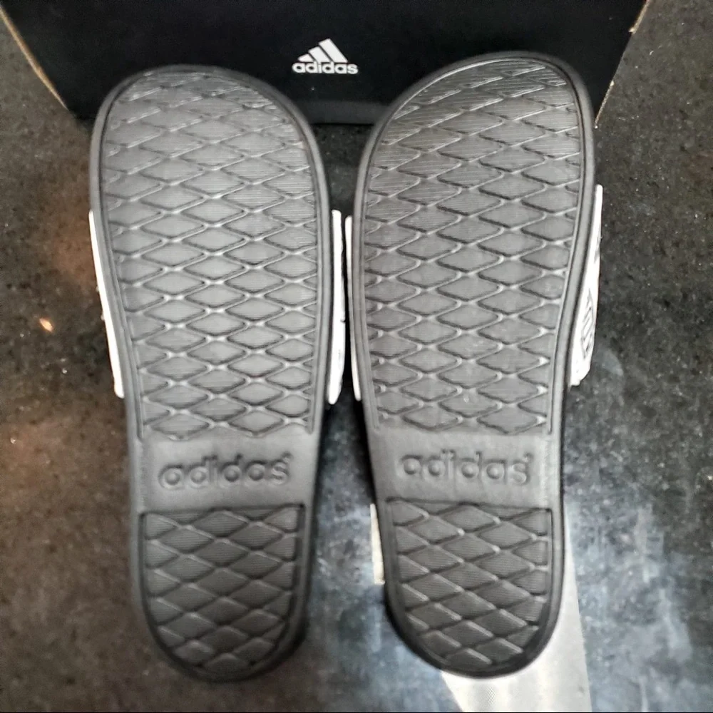 Sz 8 adidas slides white & black